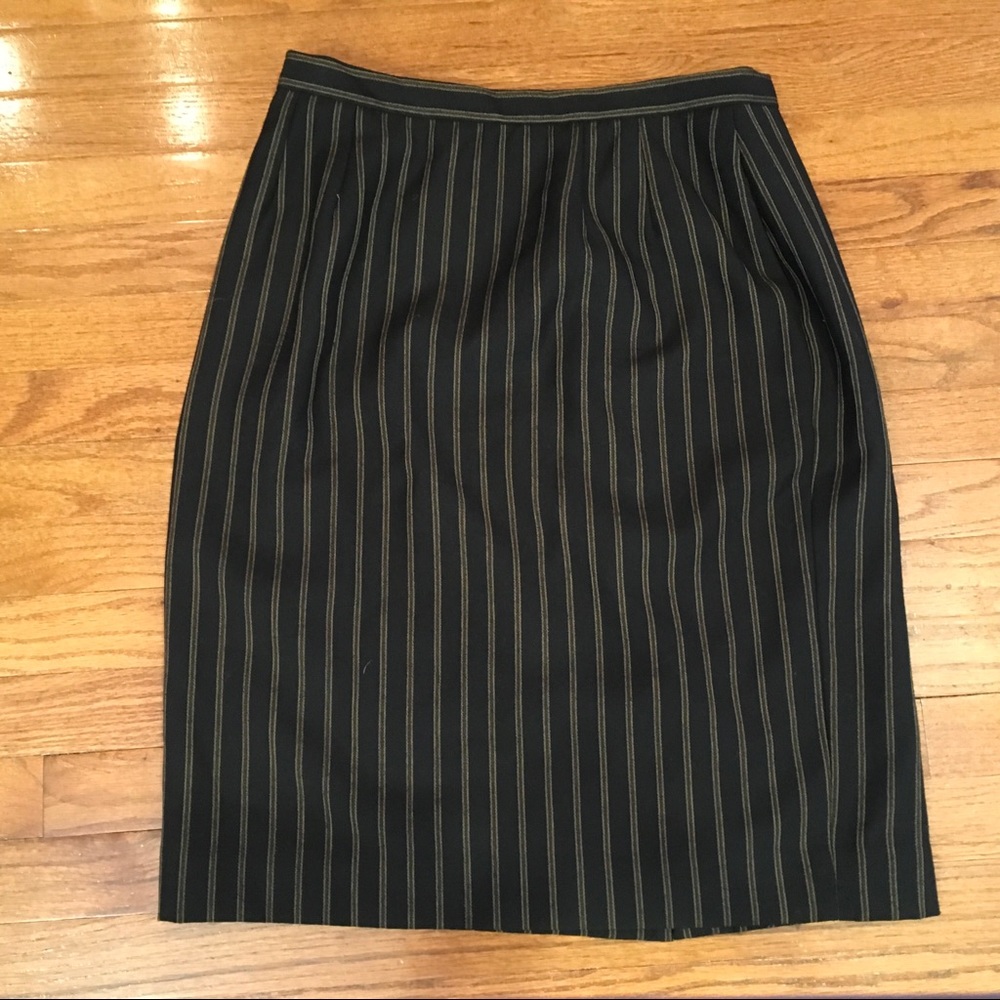 Pin Stripped Skirt..Jones of NewYork Size 14